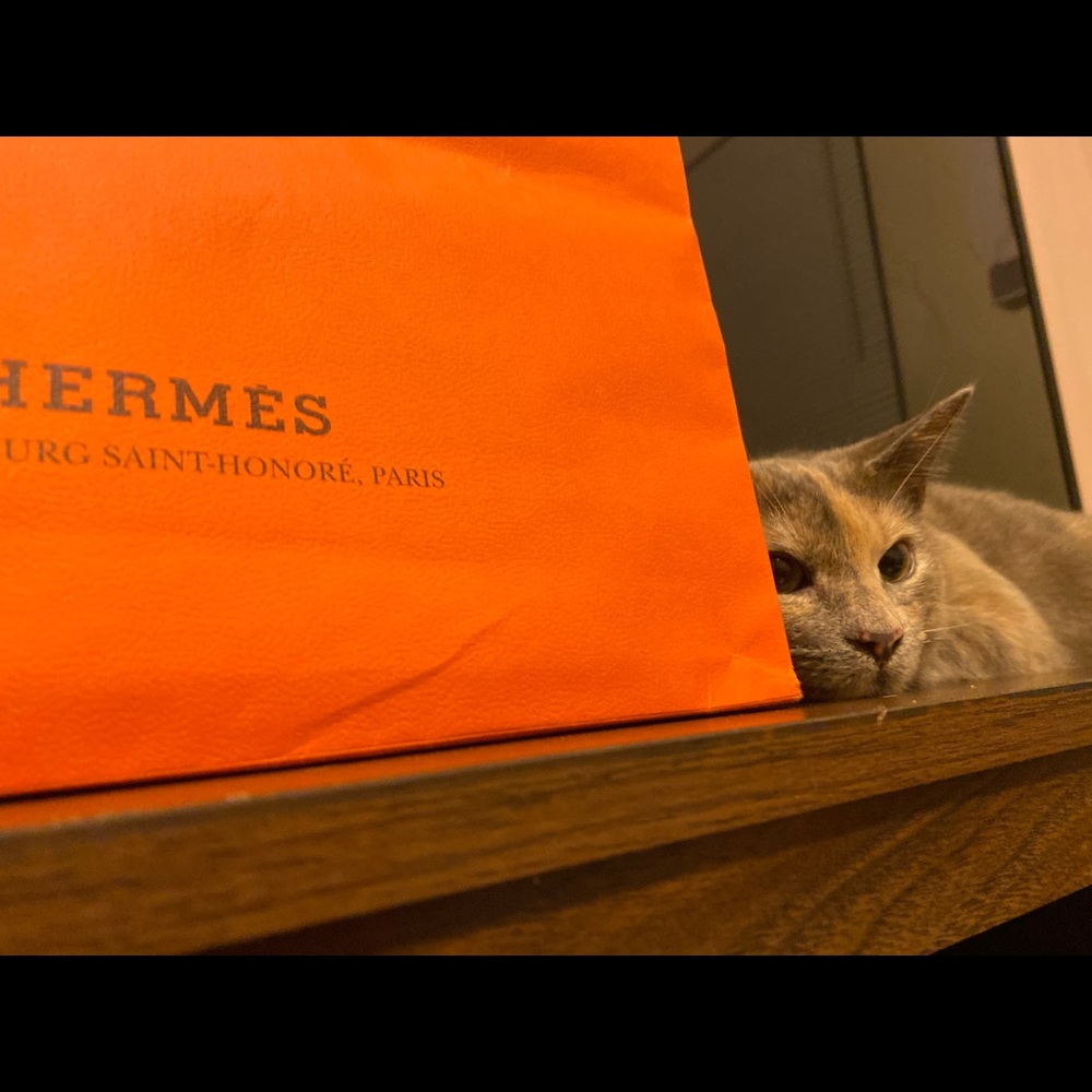 Doing a giveaway gift box for a friend 💝